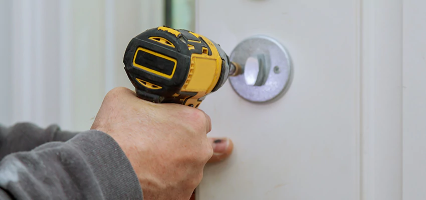 Street Locksmith For Smart Lock Repair in Wilmette